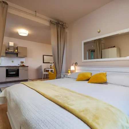 Apartments Javor Rovinj Exterior foto